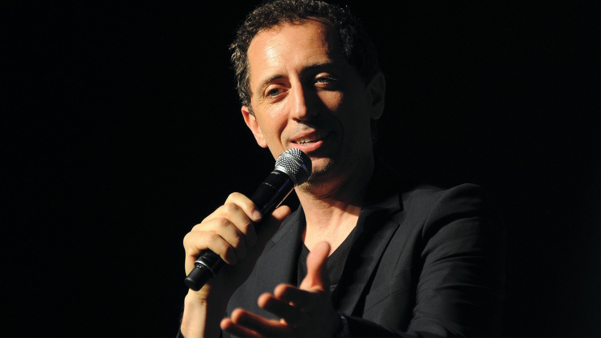 Gad Elmaleh : Sans tambour Background