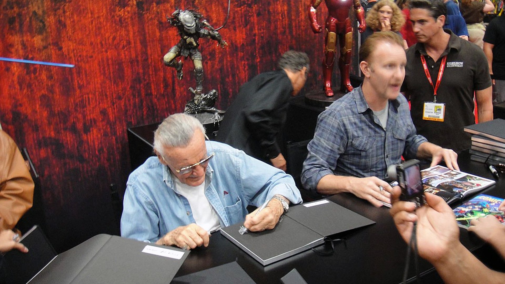 Comic-Con Episode IV: A Fan's Hope Background