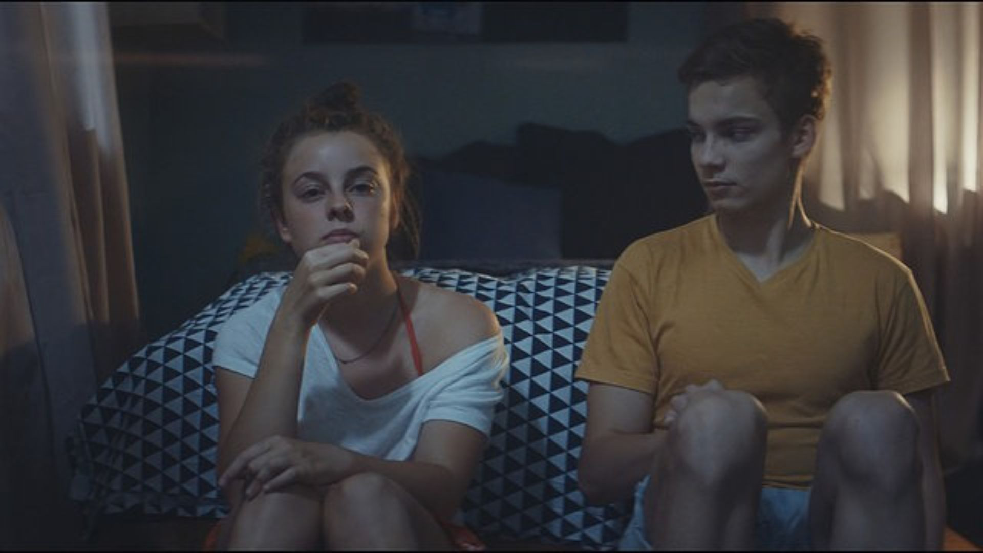 14,74 oder Das Streben nach Mittelmäßigkeit Background