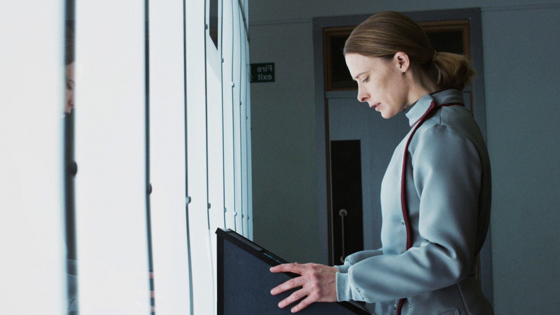 White Chamber Background