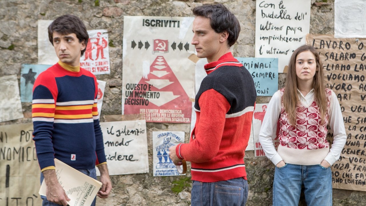 L'universale Background