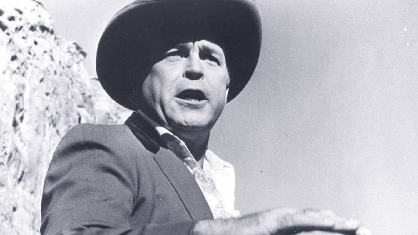 Five Bloody Graves Background