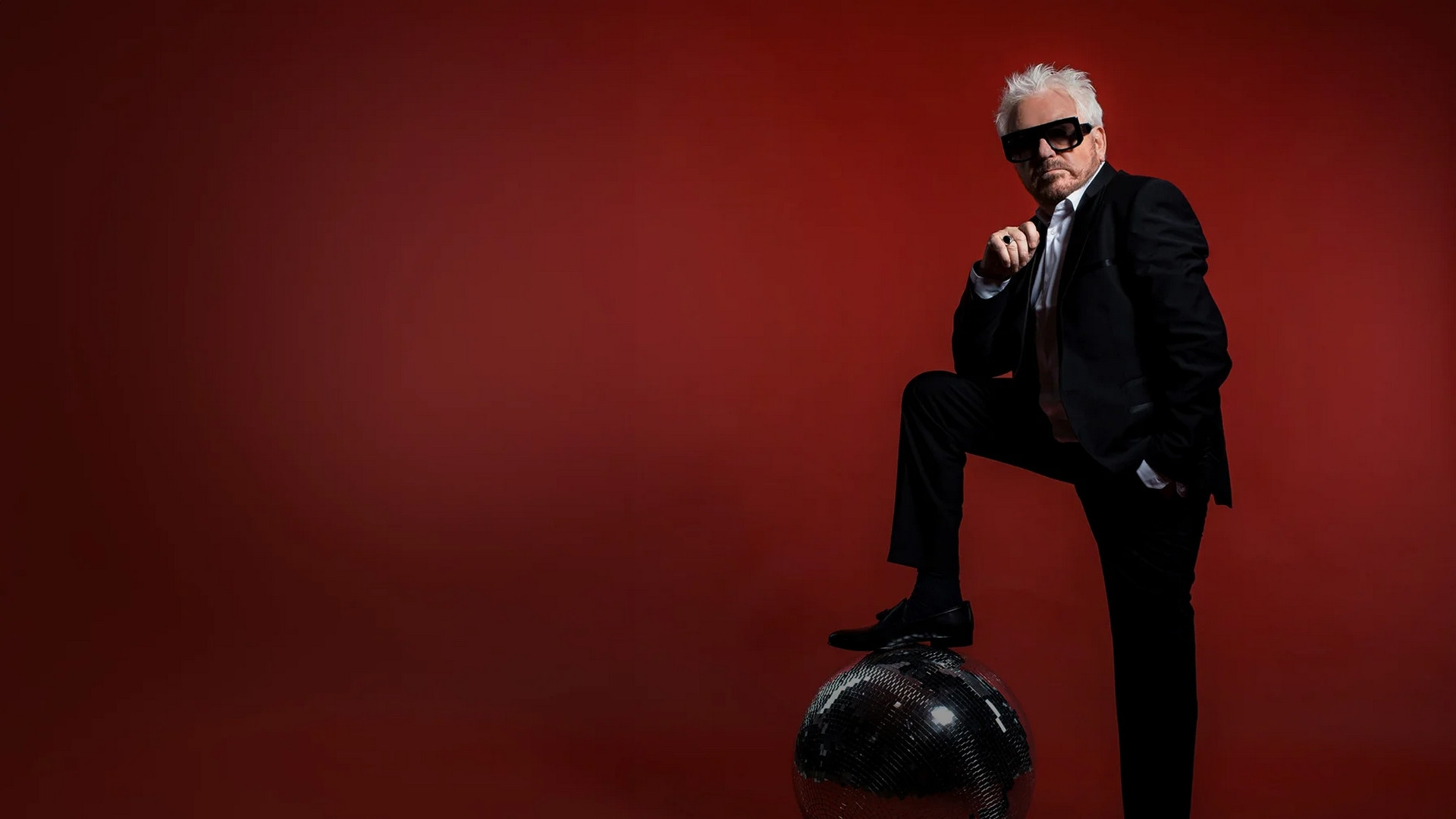 Cerrone - Disco symphonique à la Philharmonie Background