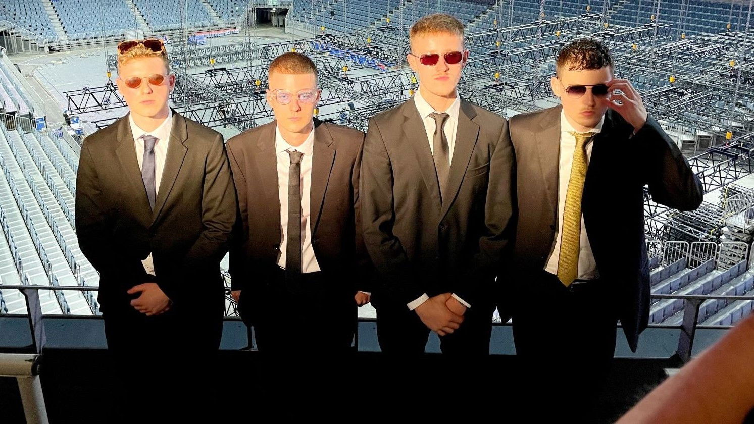 All In - Der Arena Stunt Background