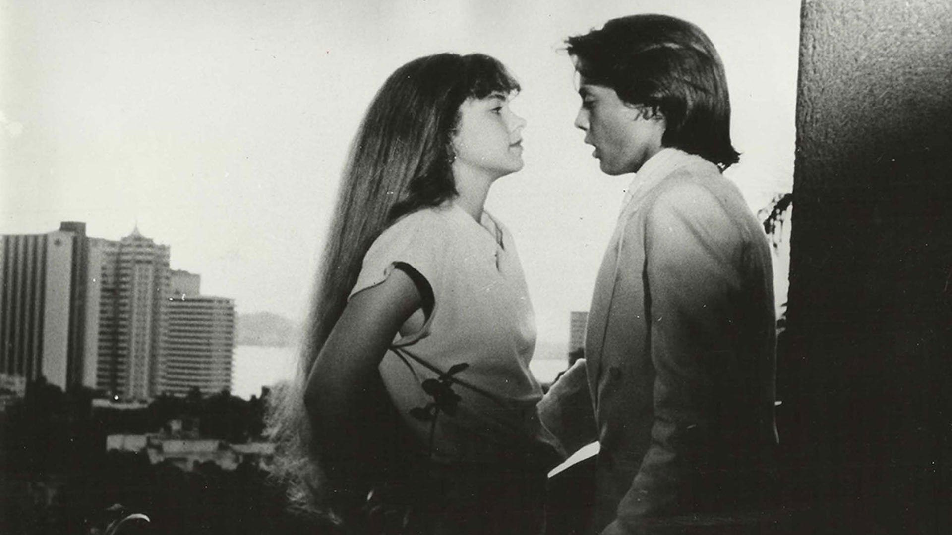 Fiebre de Amor Background