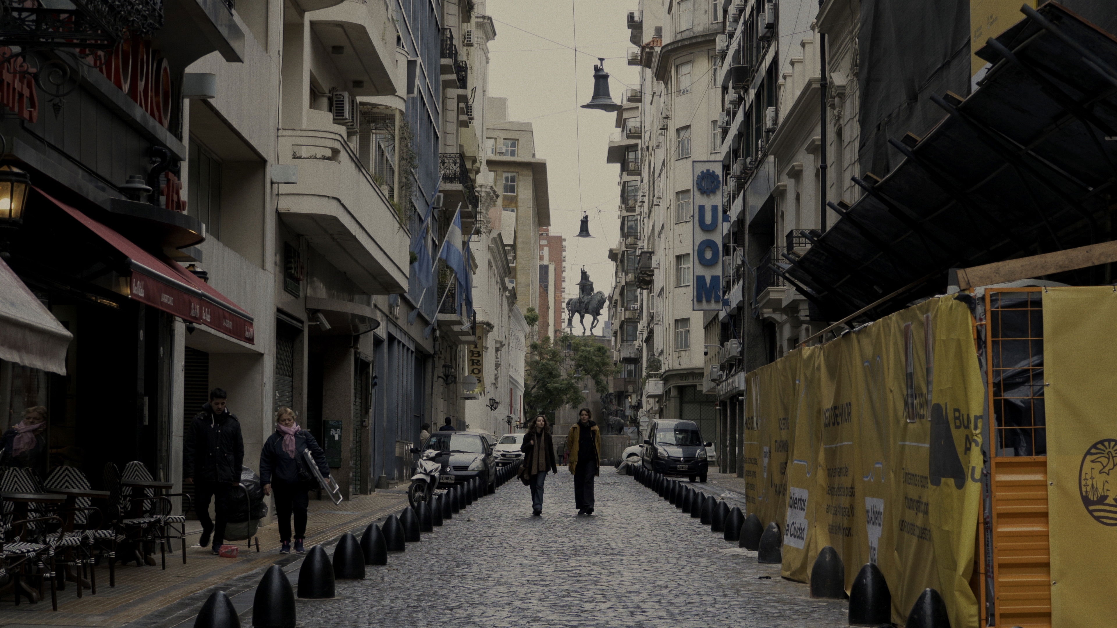 La Red Invisible Background