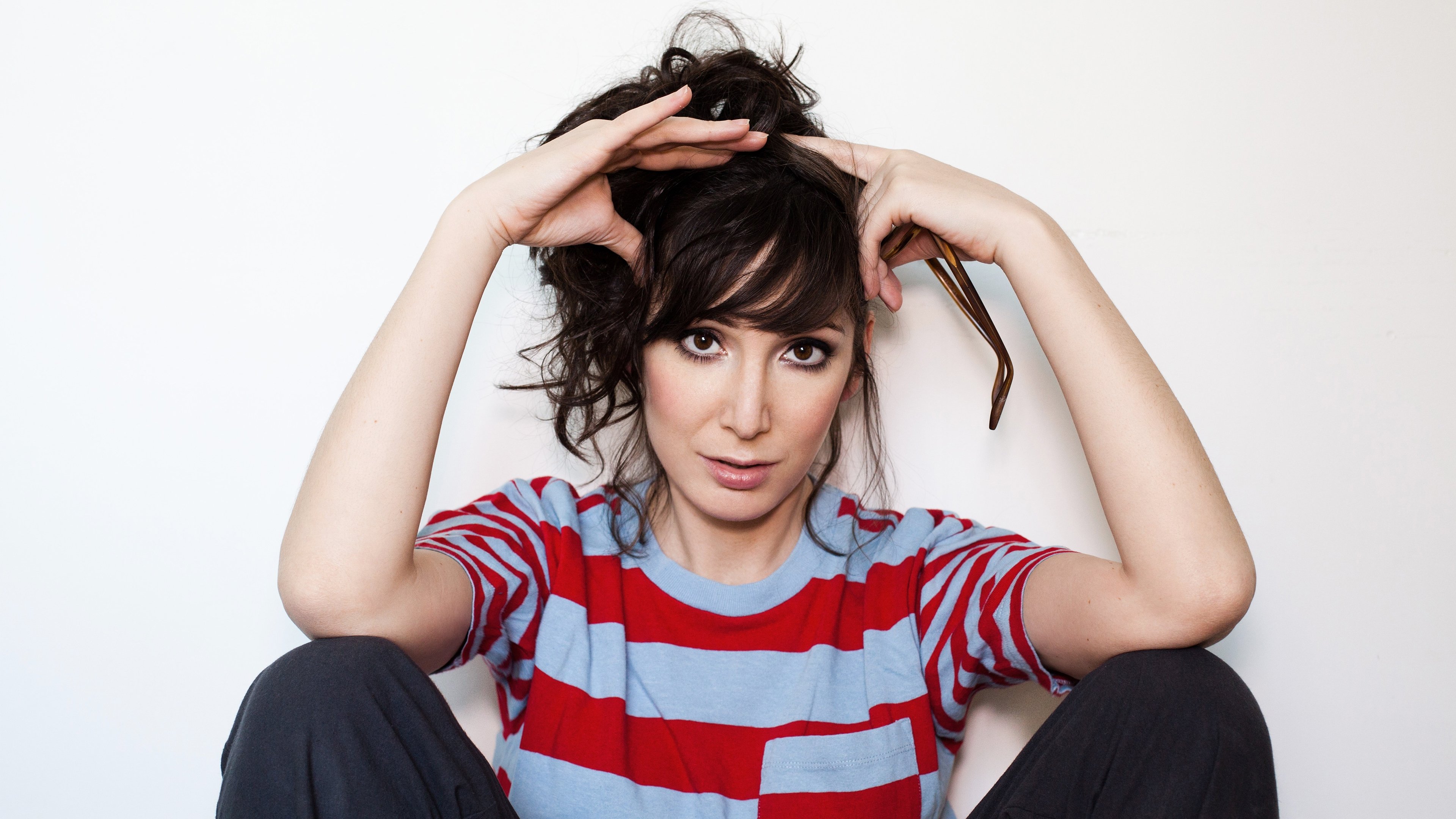 Nora Hamzawi Background