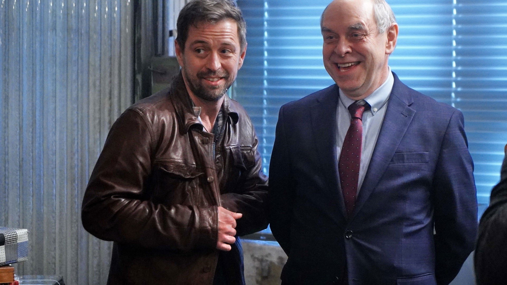 Parťák na baterky Background