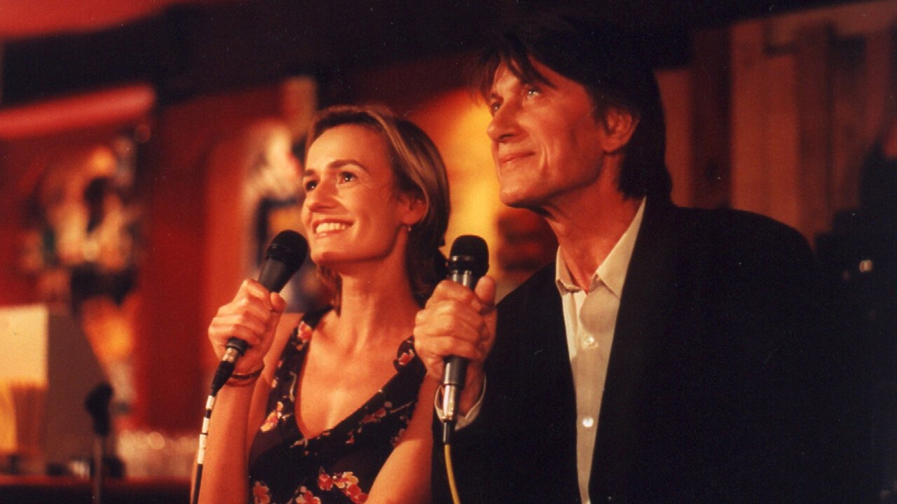 C'est la vie Background