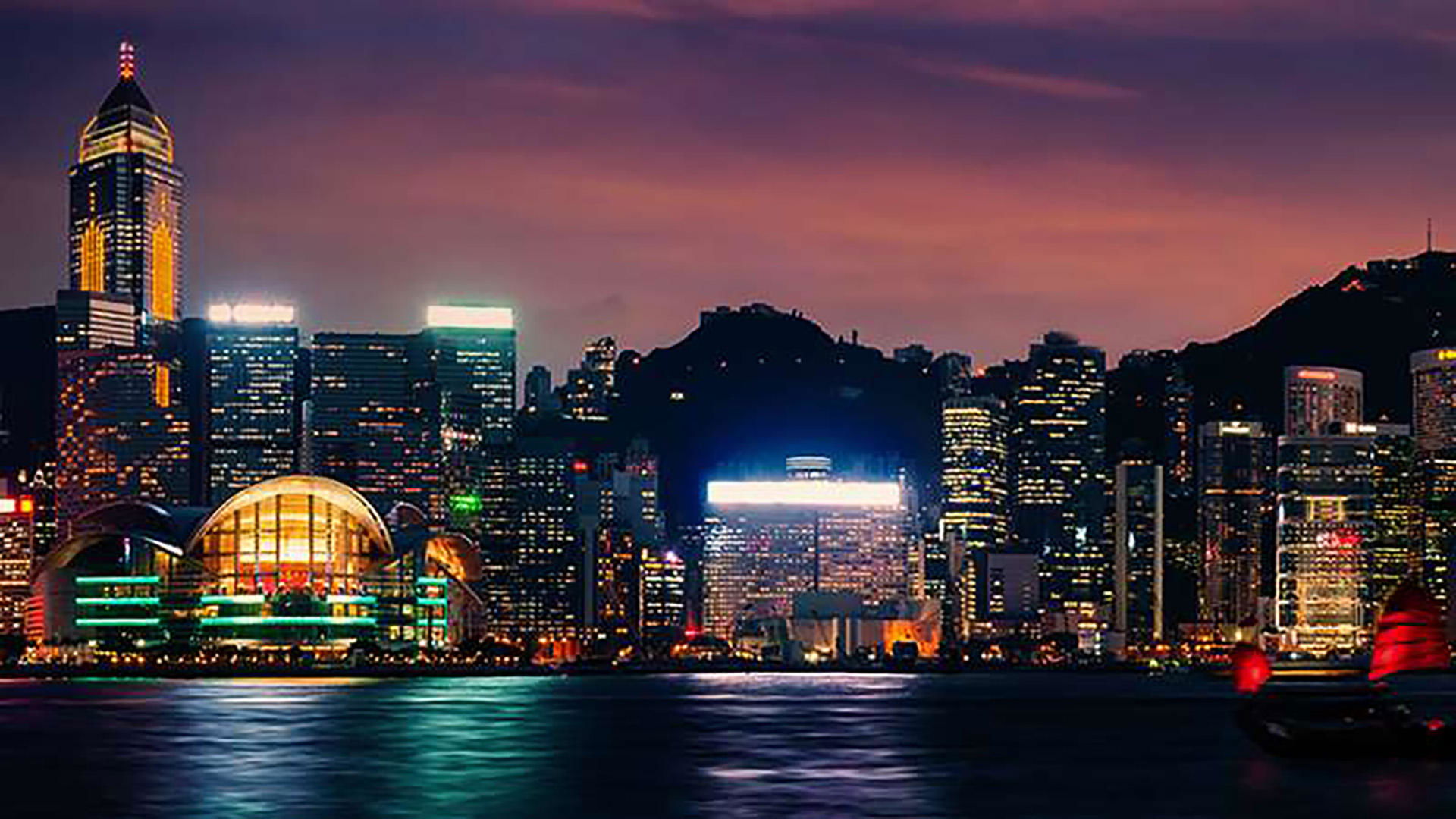 House Hunters International Background