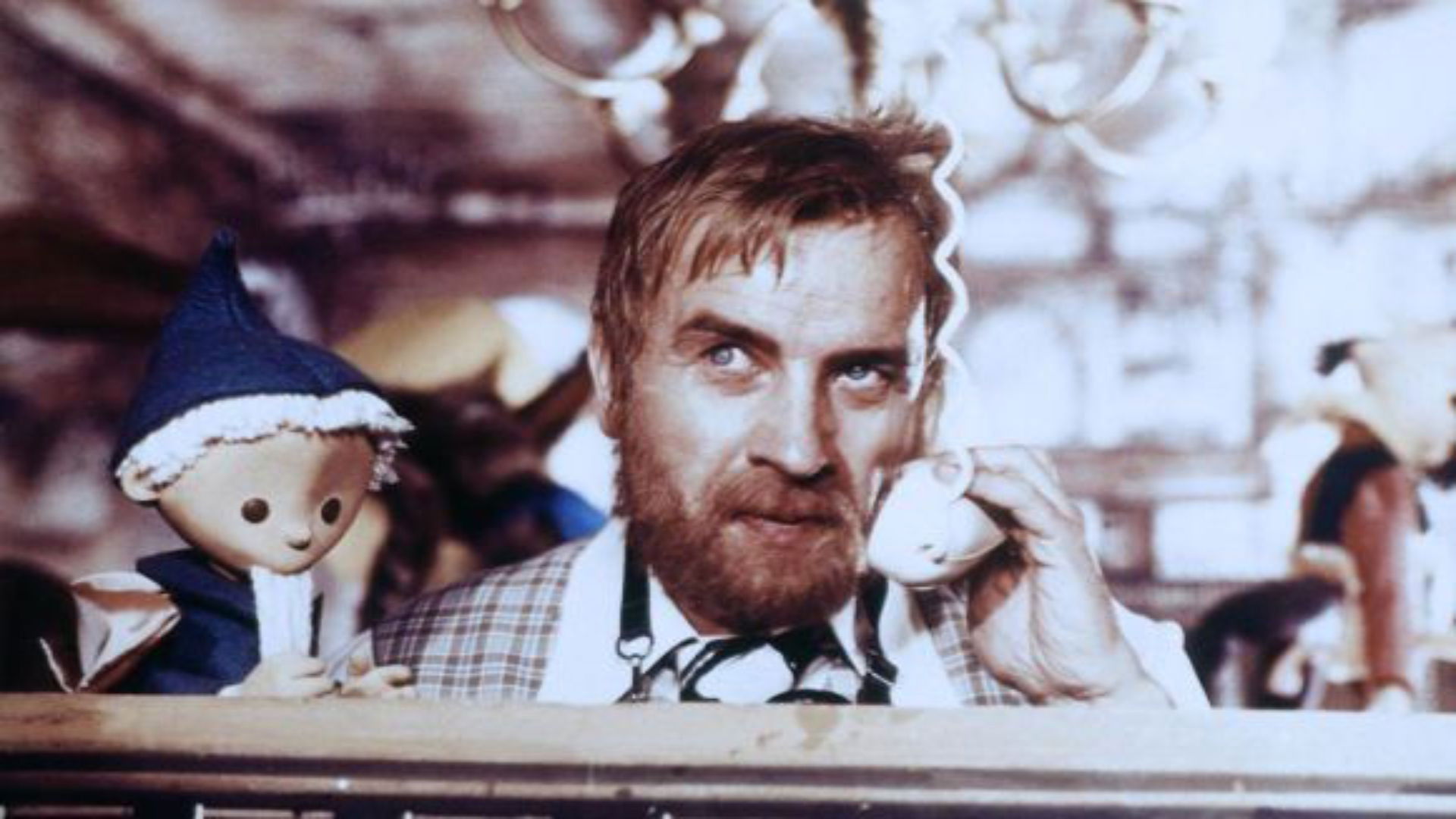 Carnations in Aspic Background