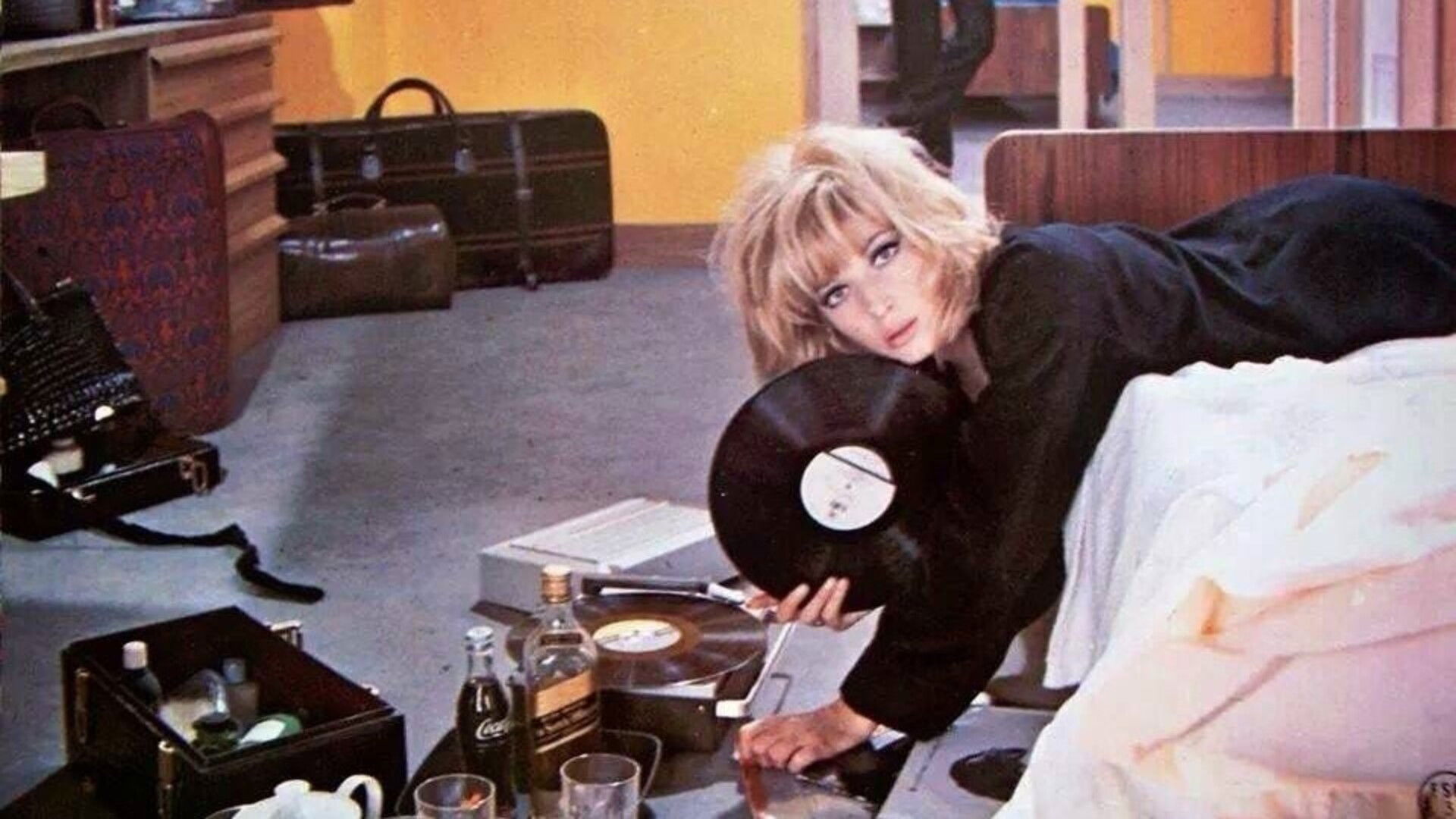 Kill Me Quick, I'm Cold Background