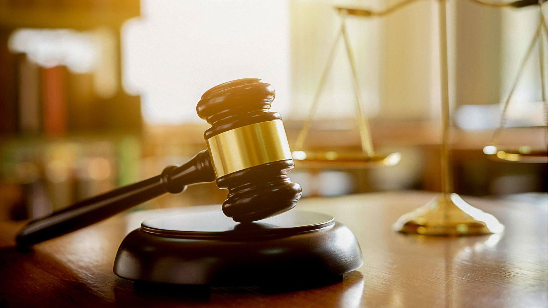 En votre âme et conscience Background