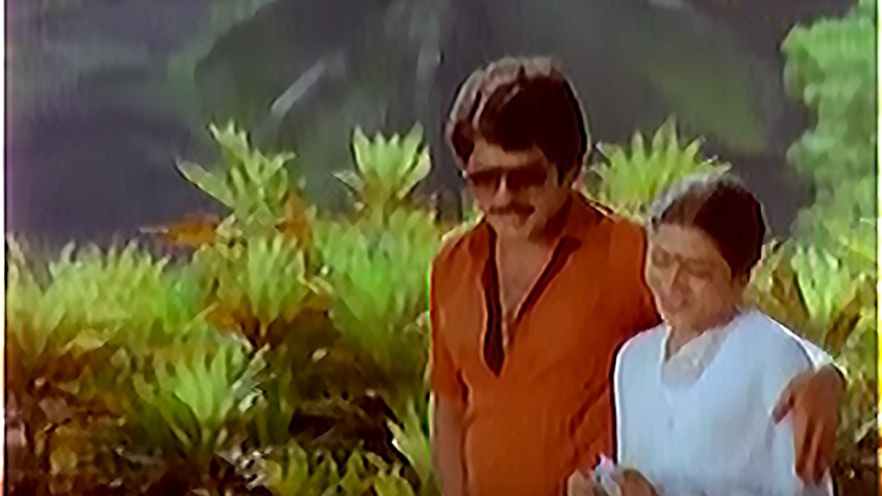 Aa Raathri Background