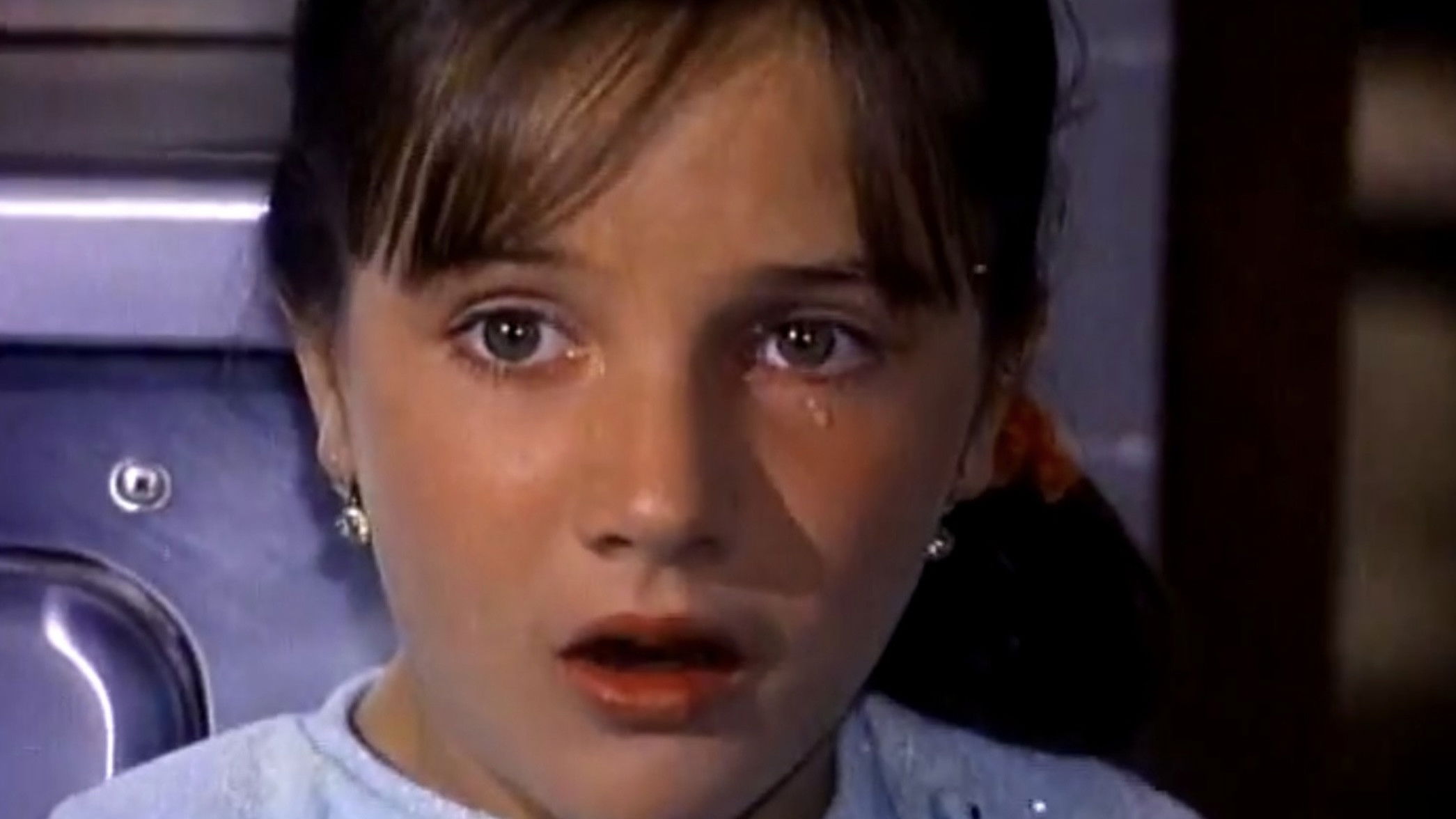 Un extraño en la casa Background