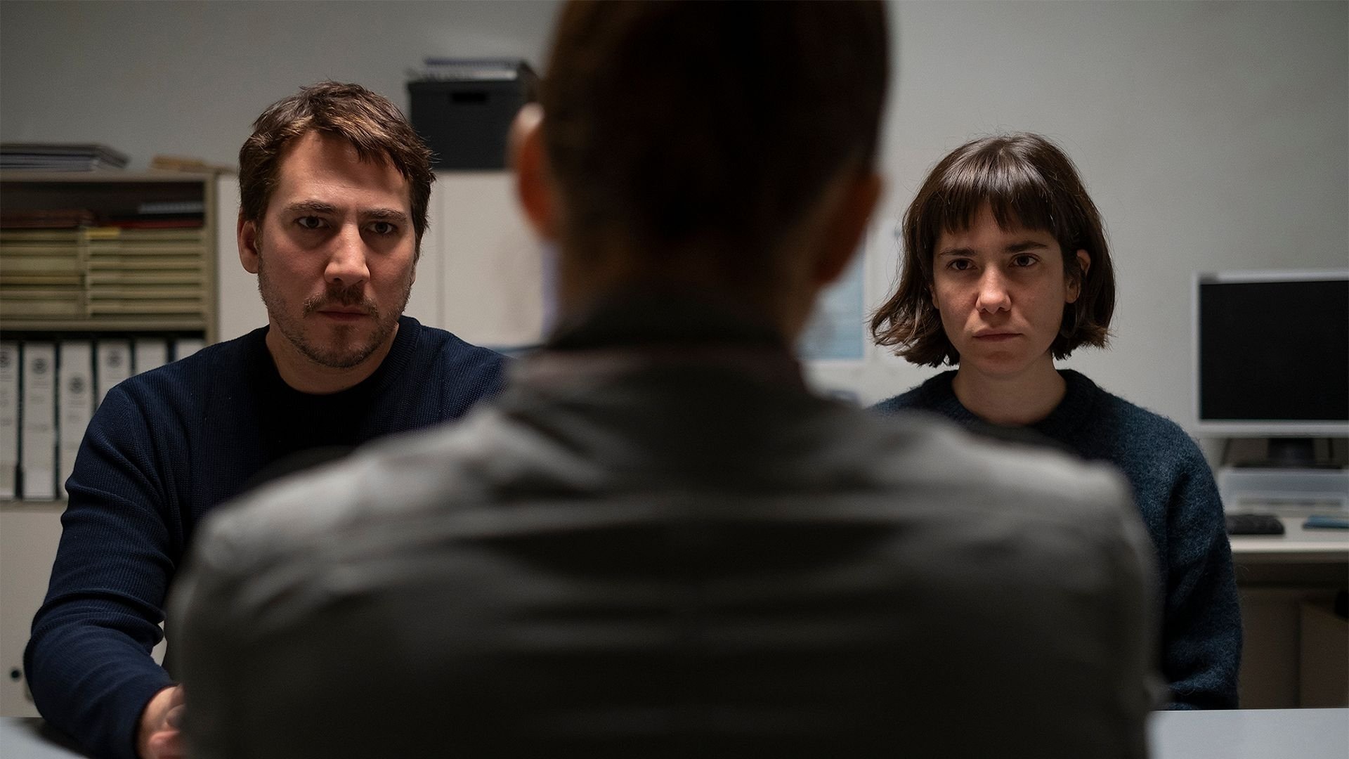 Upon Entry (La llegada) Background