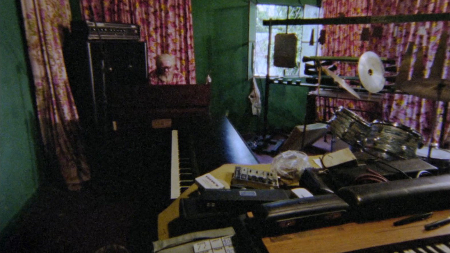 Hermeto, the Champ Background