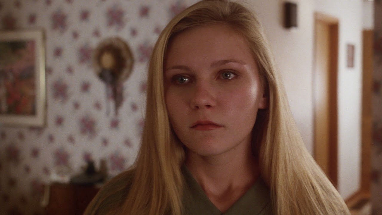 Fifteen and Pregnant Background