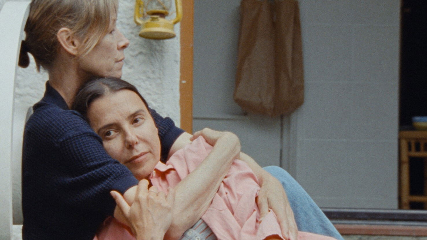 Of Living Without Illusion Background