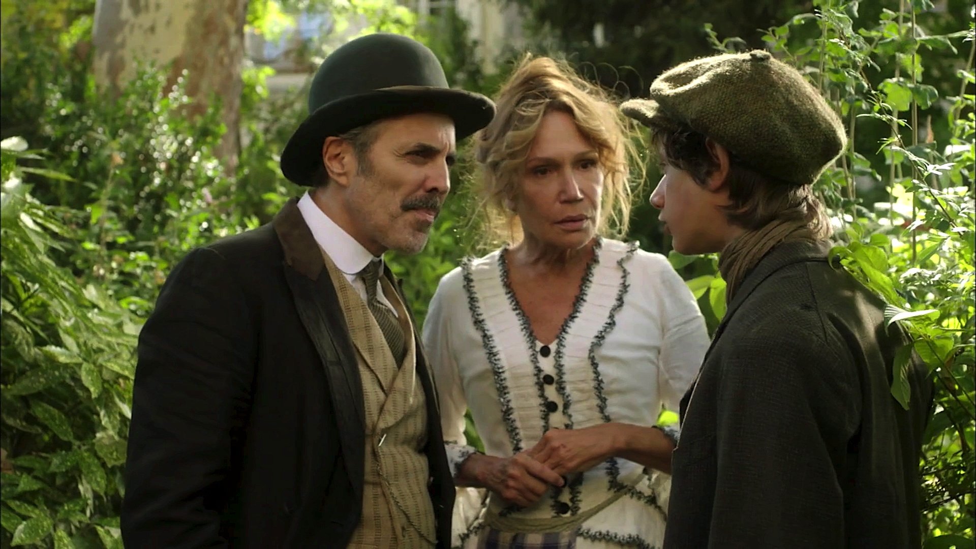 Mystère à l'Élysée Background