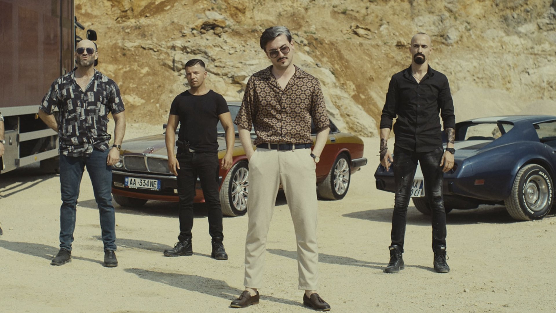 Policë për kokë Background