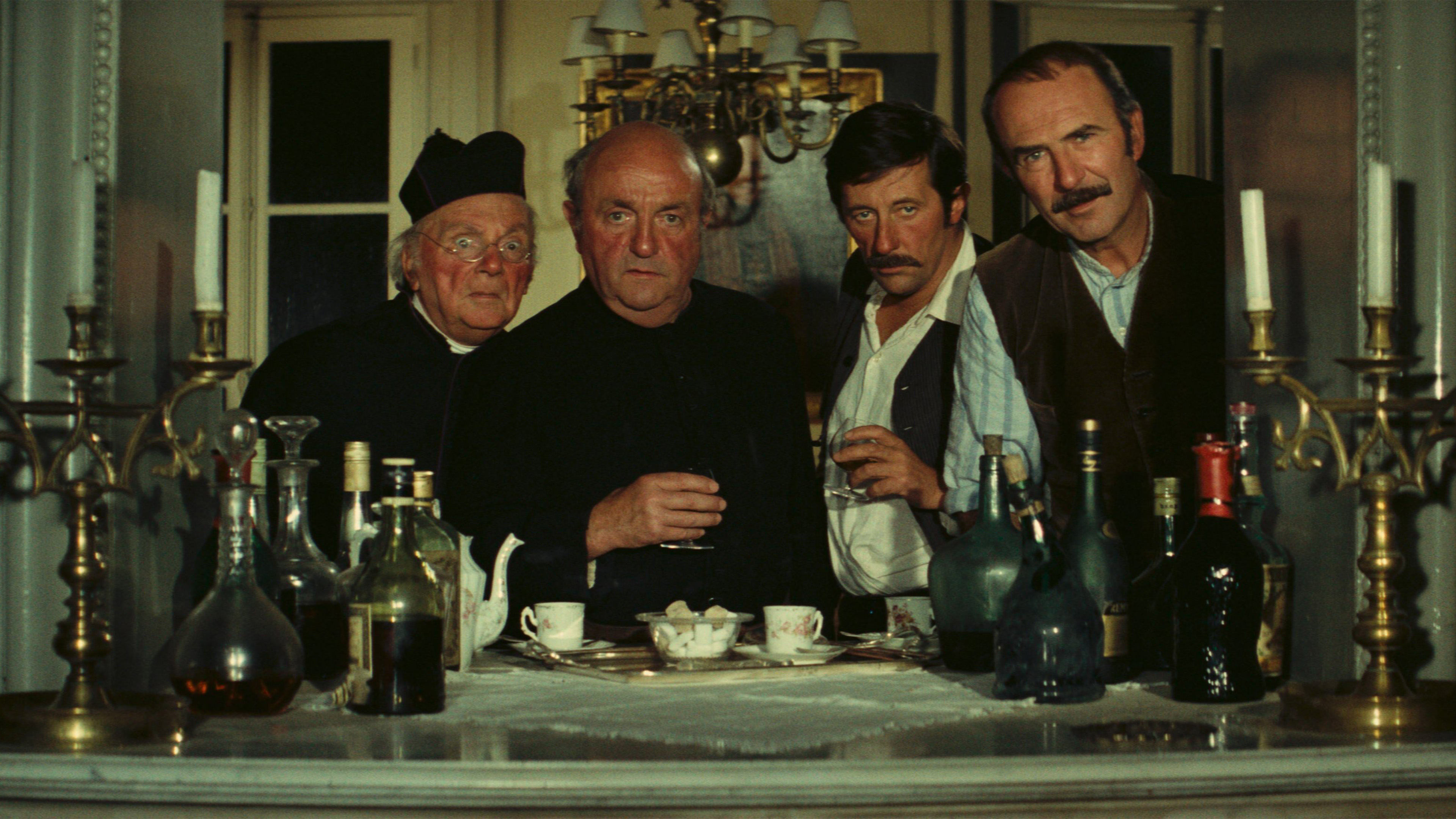 Femmes Fatales Background