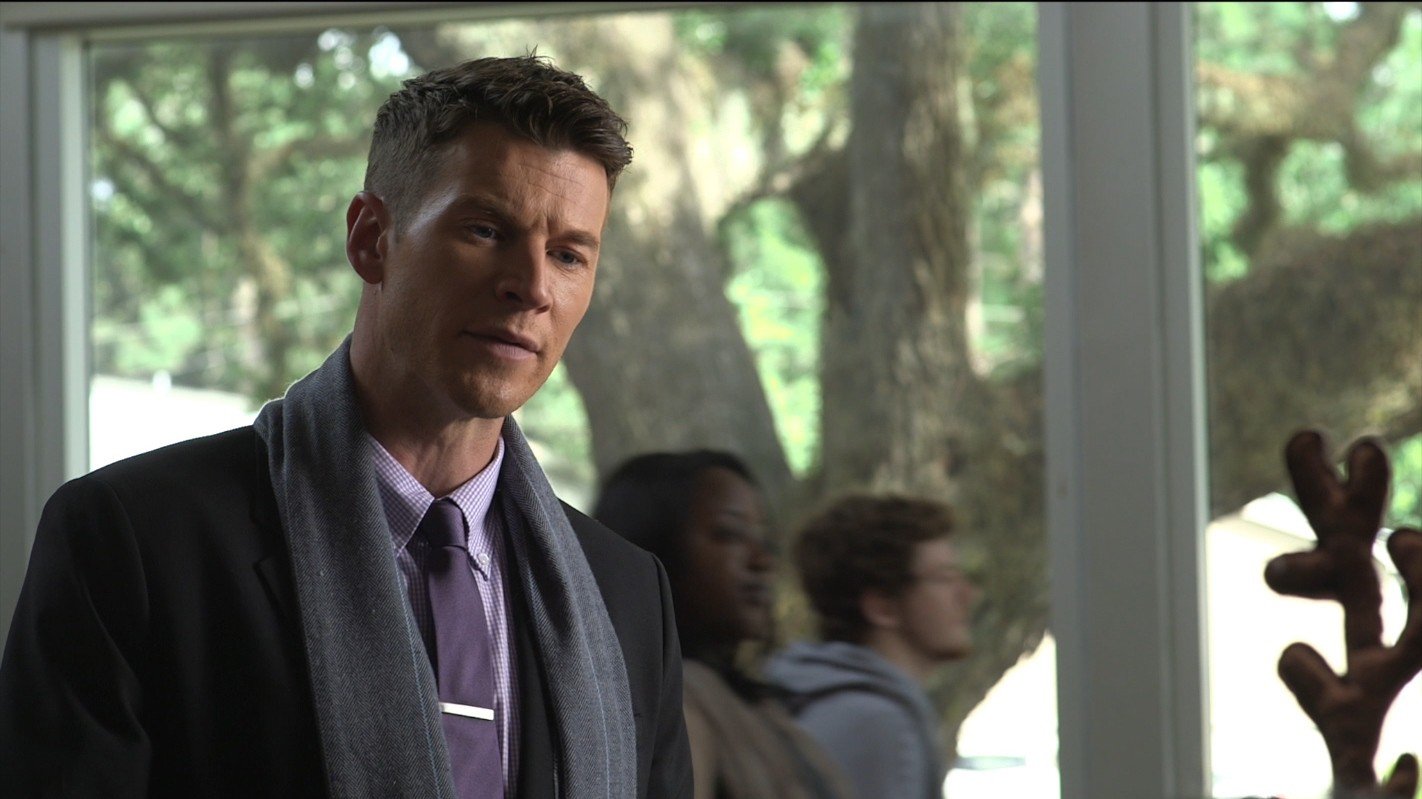 Christmas Cupid's Arrow Background