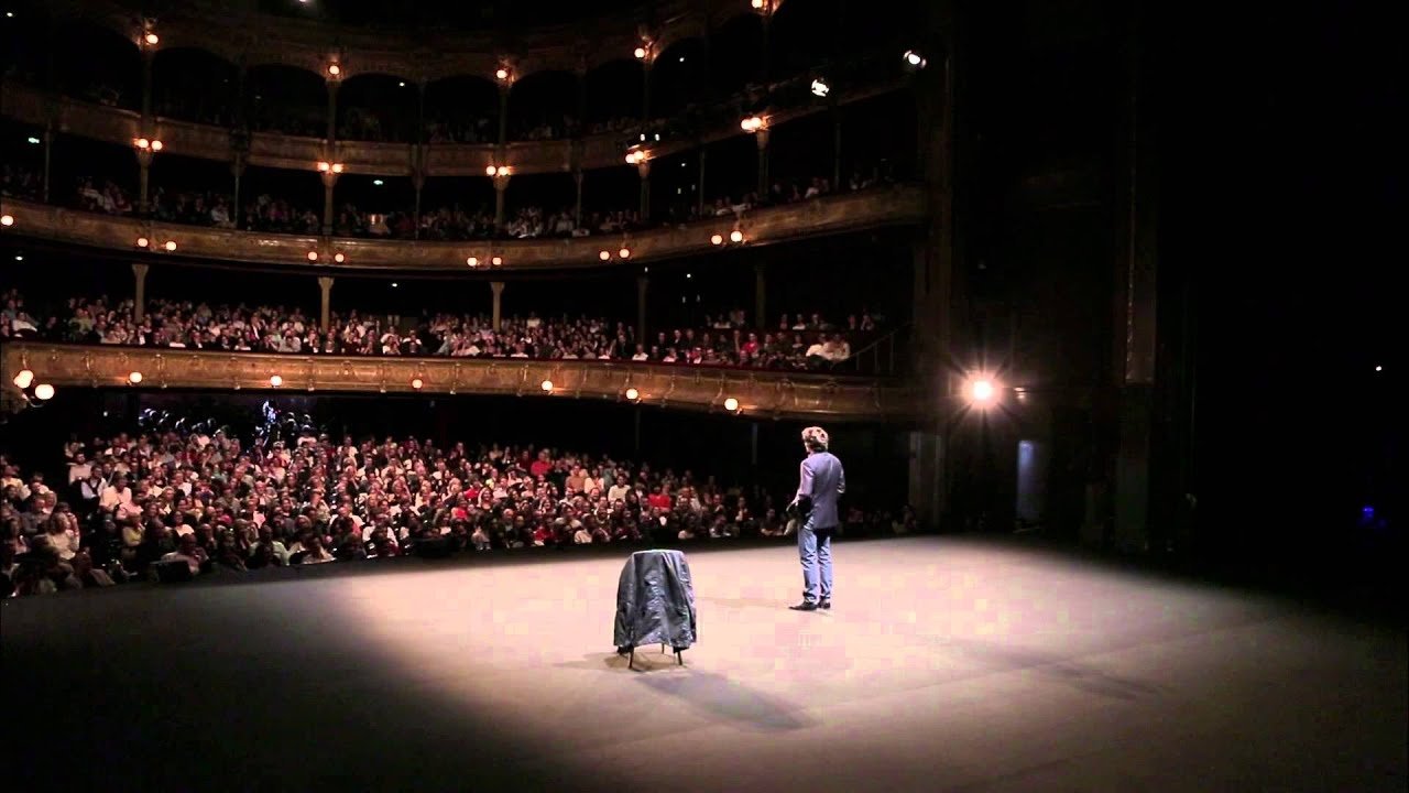 Gaspard Proust tapine Background