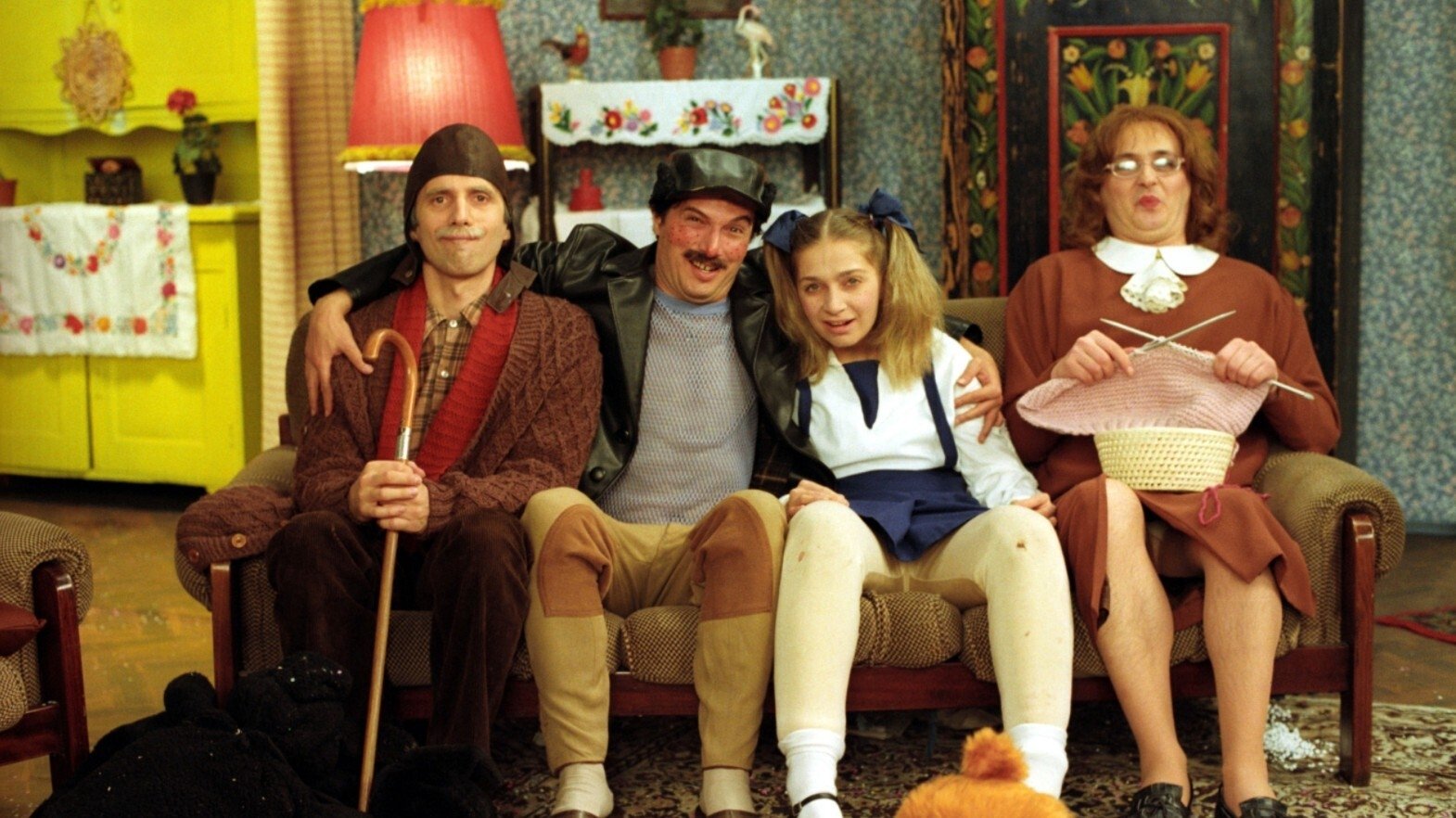 Vastyúk is talál szeget Background