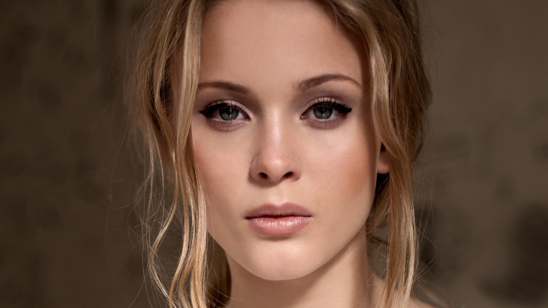 Zara Larsson - Live In Concert Background