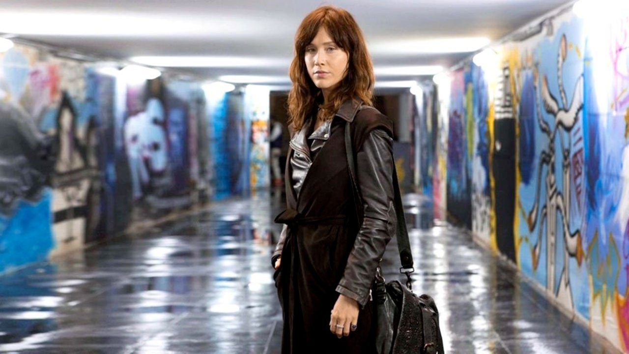 Oltre la soglia Background