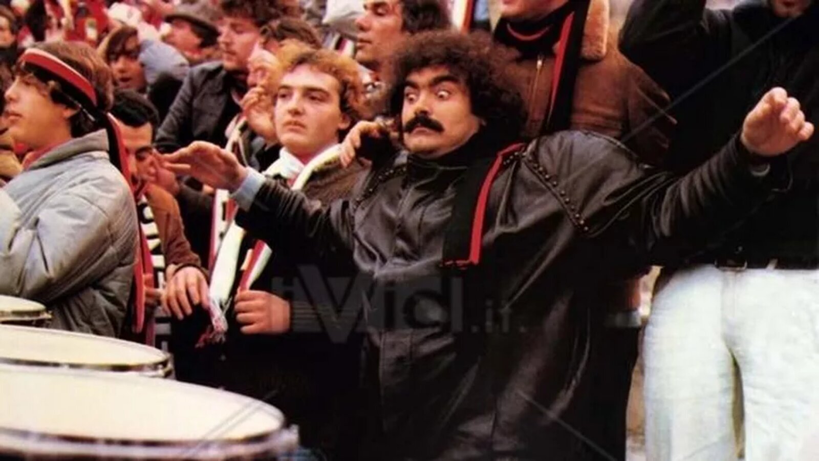 Eccezzziunale... veramente Background