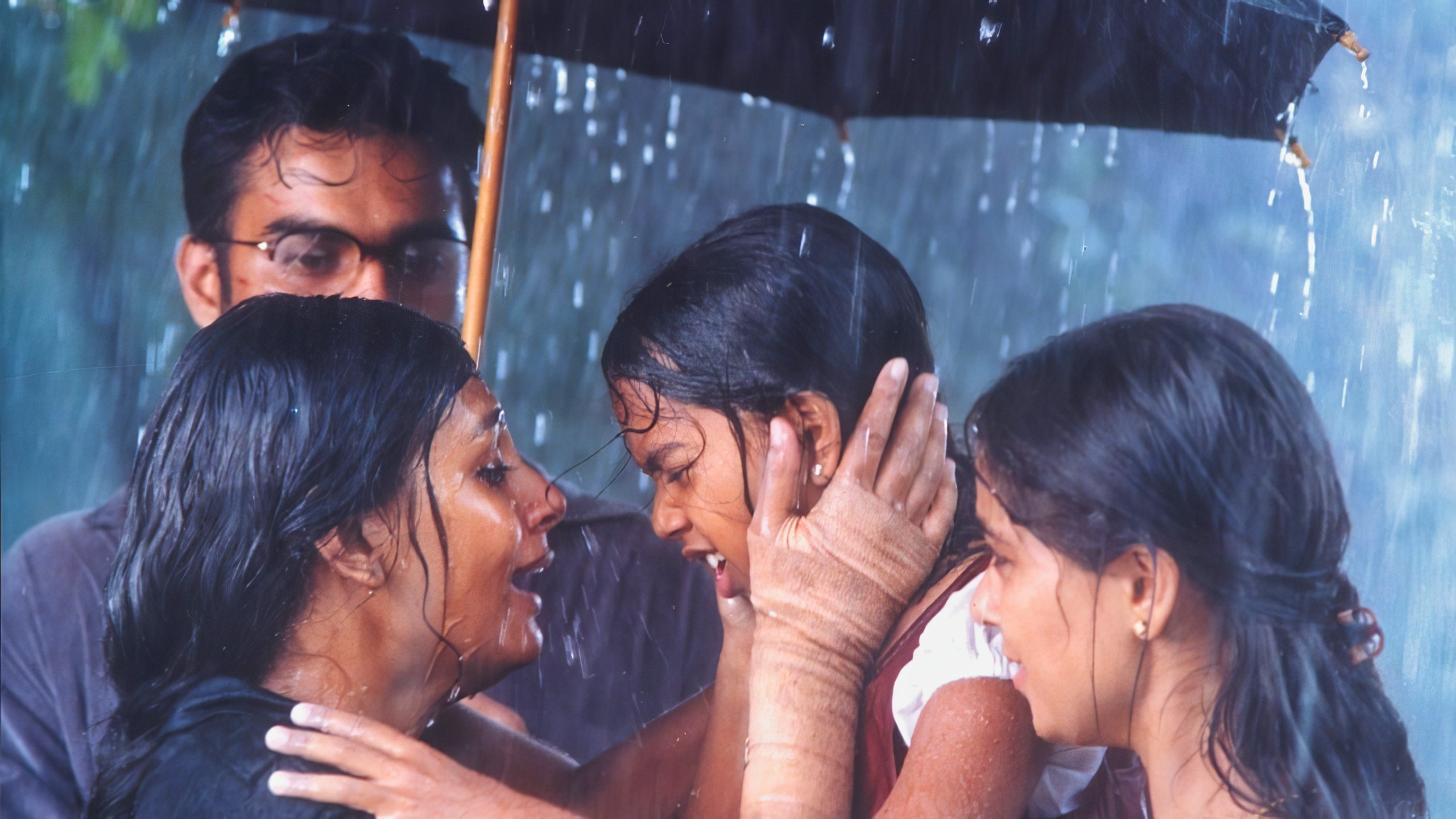 Kannathil Muthamittal Background