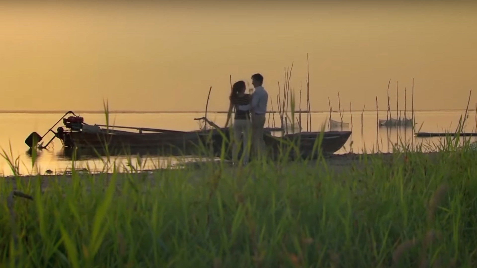 阿拉尔·我和你 Background