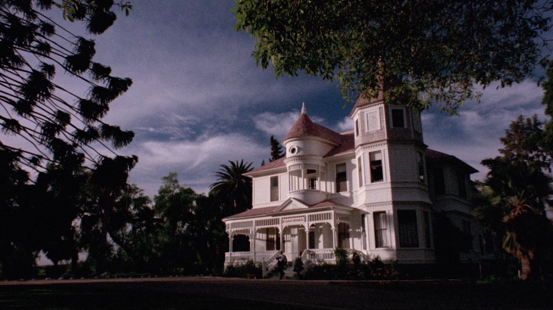 The Return of Count Yorga Background