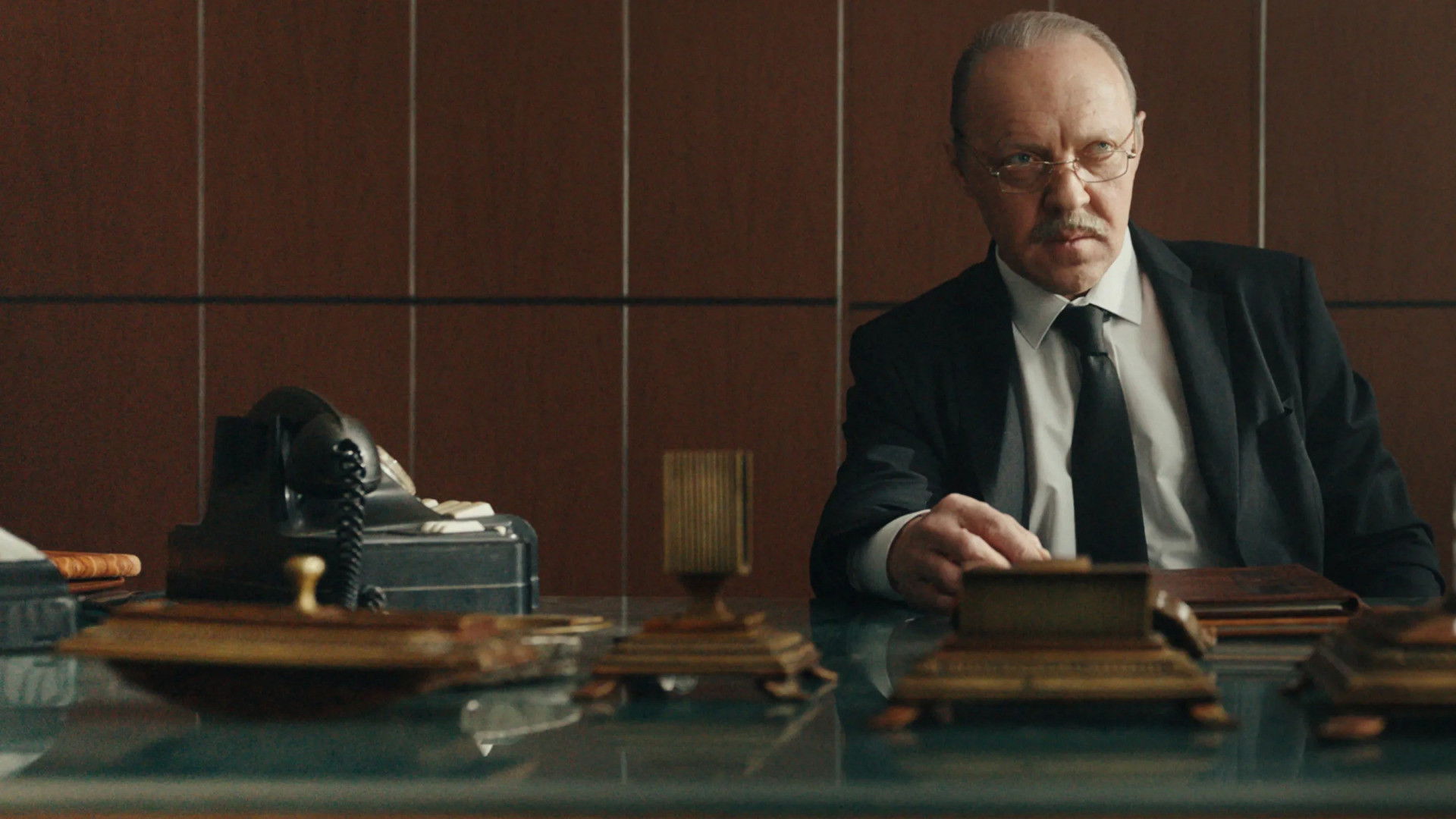 Большой дом Background