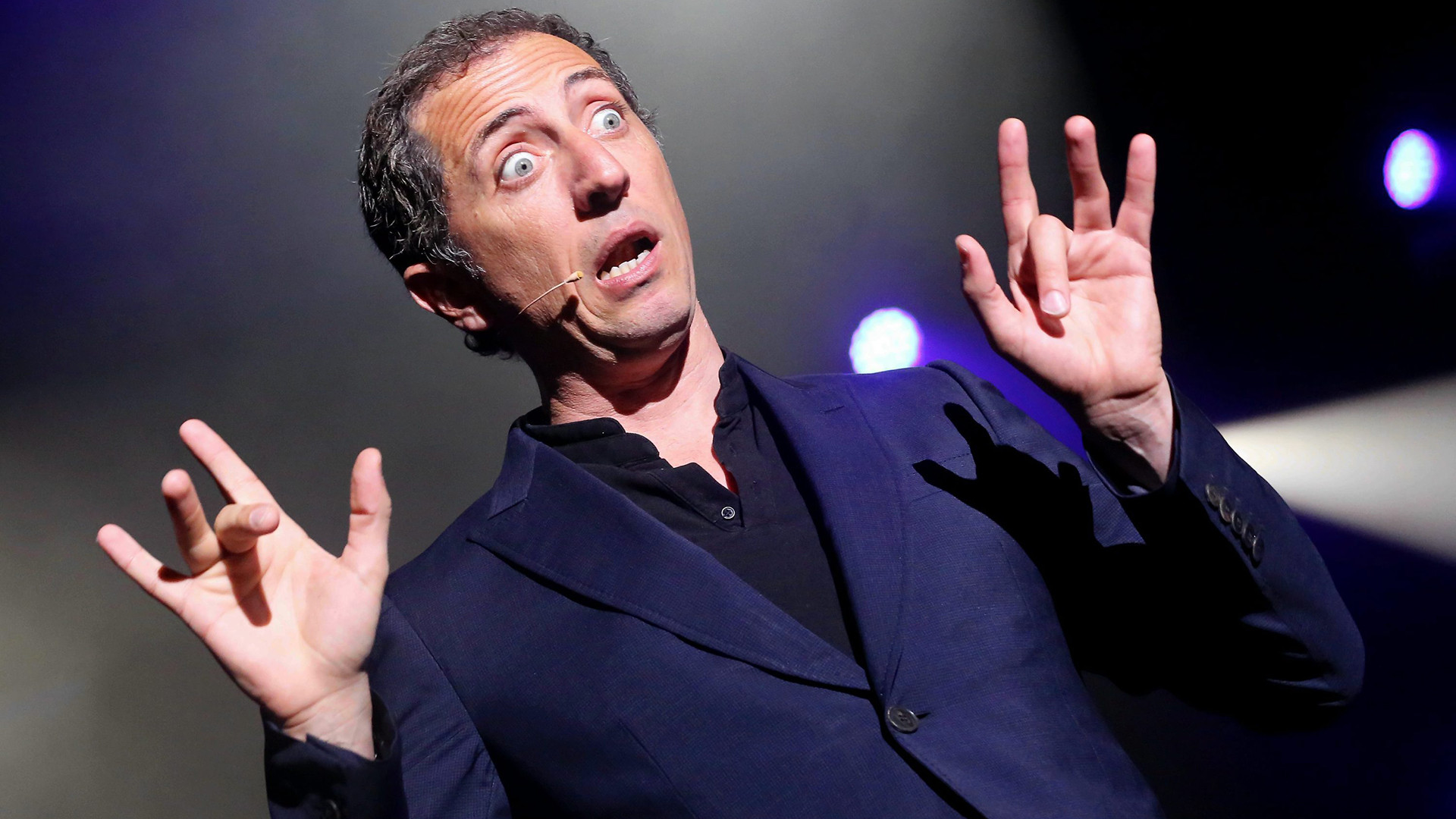 Gad Elmaleh - 20 ans de scène ! Background