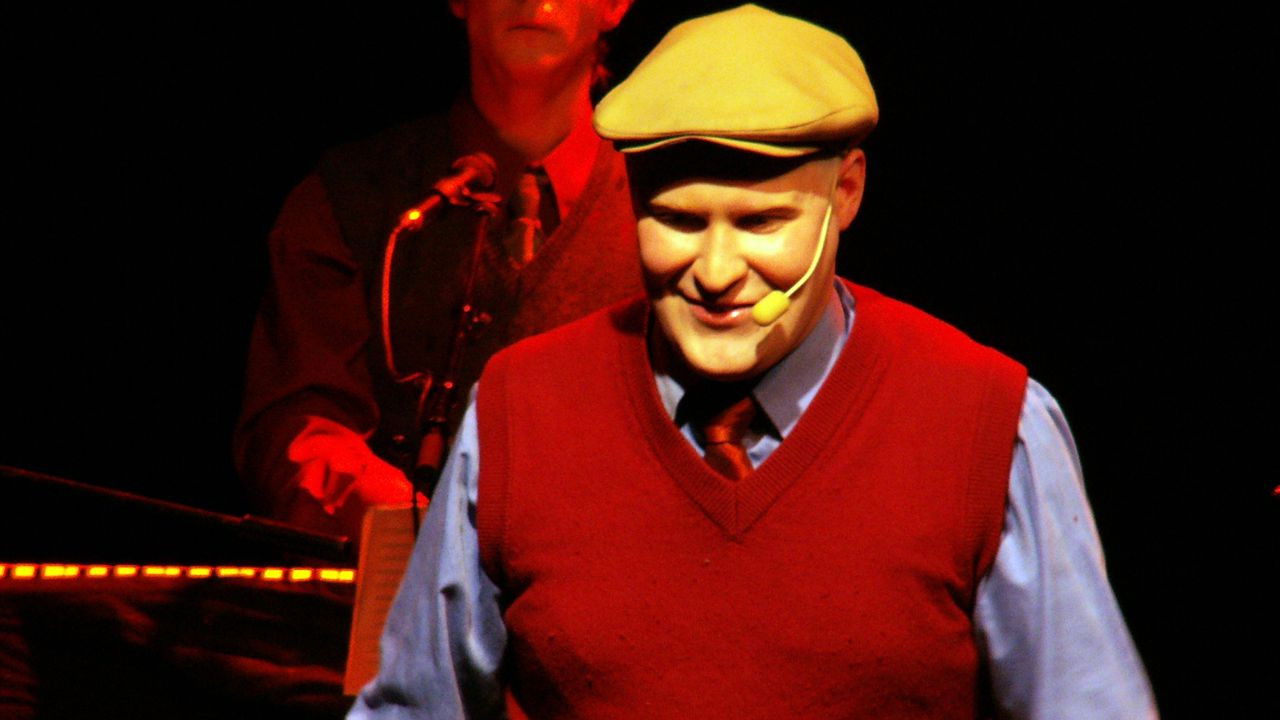 Henrik Dorsin - Godkänd Kvalitetsunderhållning Background