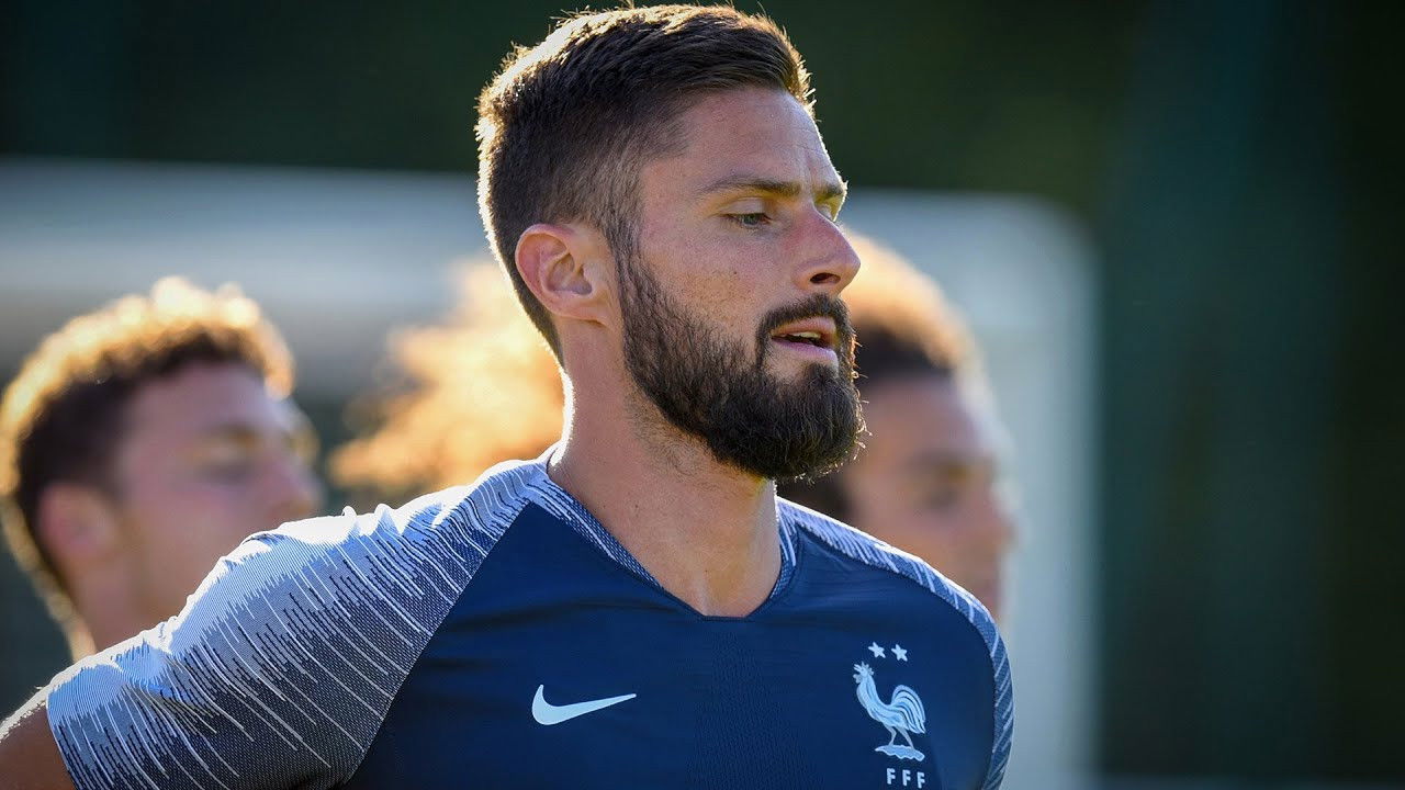 Olivier Giroud, le mal-aimé Background